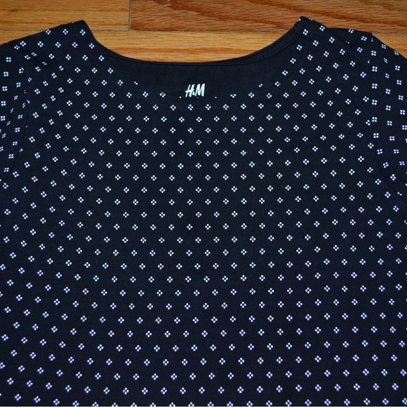 Youth girls H&M dress, size 4-6Y (H&M size fits like a 6) - Picture 3 of 8